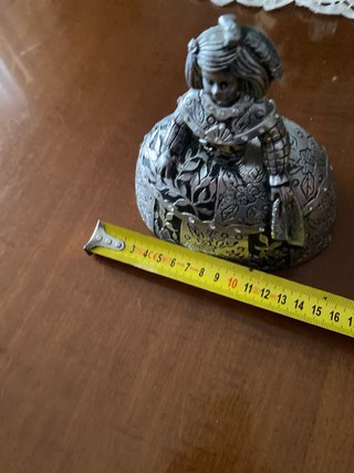 Figura Resina Dorada Menina