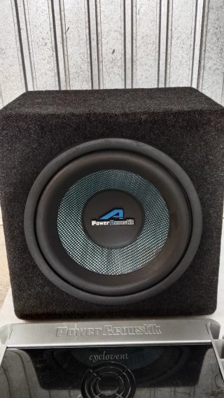 Se vende etapa de potencia y subwoofer.