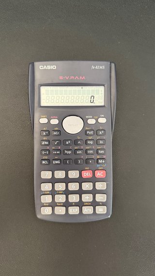 Calculadora Casio fx-82MS