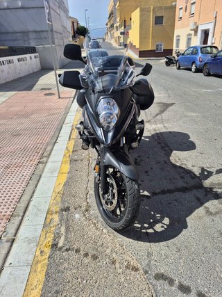 Suzuki Vstrom DL650 Negra