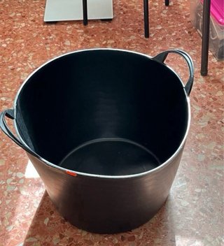 Capazo negro con asas