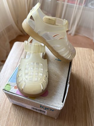 Sandalias Cangrejeras Igor Talla 23