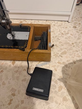 Máquina de coser ALFA vintage