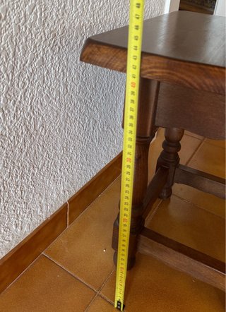 Mesita auxiliar de madera maciza