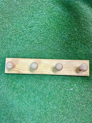 Percheros de madera sin barnizar