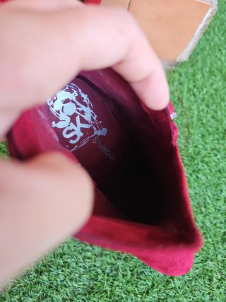 Botines de tacón rojos