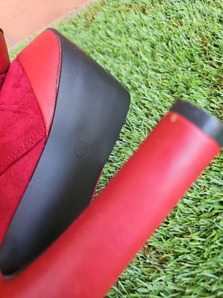 Botines de tacón rojos