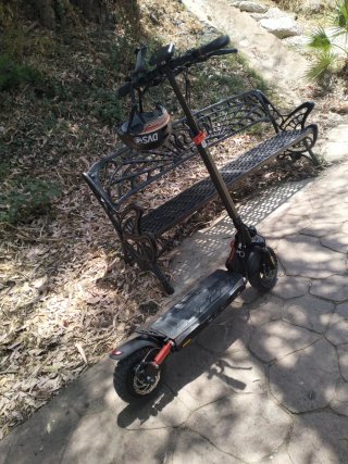 Patinete todoterreno casi nuevo