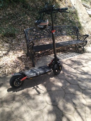 Patinete todoterreno casi nuevo