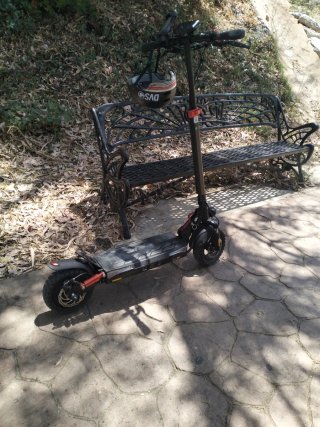 Patinete todoterreno casi nuevo