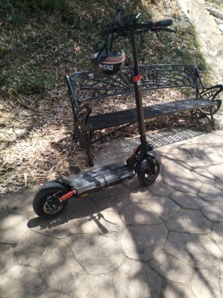 Patinete todoterreno casi nuevo