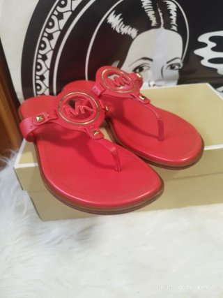 Sandalias Michael Kors Rojas y Doradas
