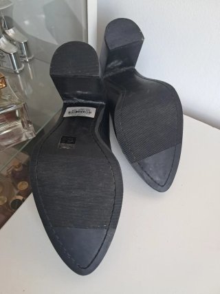 Zapatos de tacón ancho Calvin Klein negros