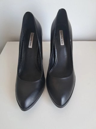 Zapatos de tacón ancho Calvin Klein negros
