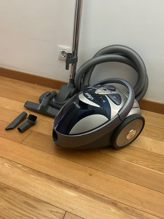 Aspiradora Ufesa Selecta con accesorios