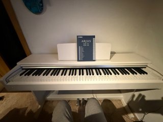 Piano Eléctrico Yamaha Arius YDP 144 Blanco