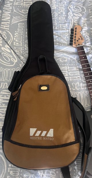 Guitarra Squier Stratocaster + Amplificador