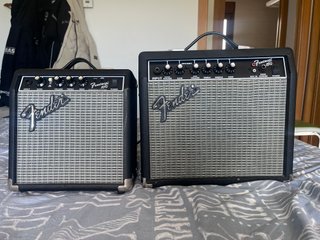 Guitarra Squier Stratocaster + Amplificador