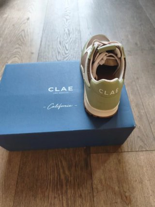 Zapatillas CLAE Mujer.