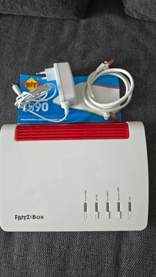 Router DSL Modem FRITZ!Box 7590 — Como nuevo!