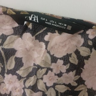 Blusa Zara floral manga larga