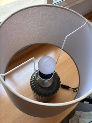 Lámpara de mesa IKEA SNÖBYAR