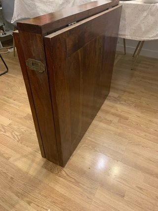 Mesa abatible madera maciza.