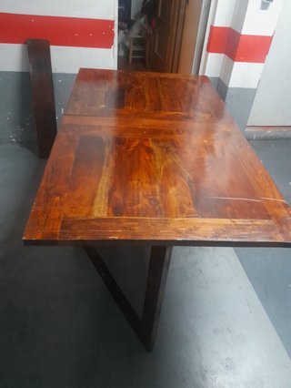 Mesa abatible madera maciza.
