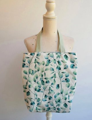 Bolso de tela con estampado de hojas