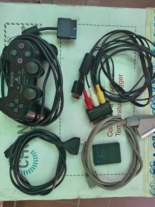 Console Sony PS2 nera e accessori
