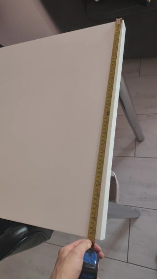 Tavolo alto bianco con 2 sgabelli neri