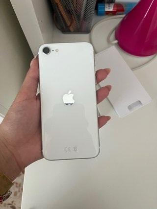iPhone SE (2da Gen) 2020 Negro/Plata