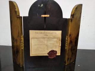 Tríptico religioso madera