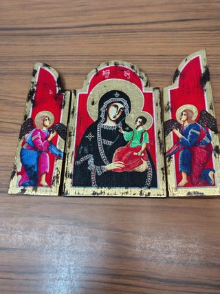 Tríptico religioso madera