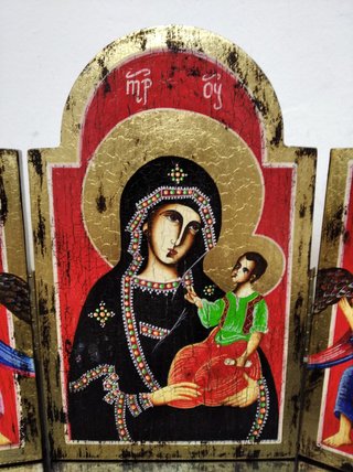 Tríptico religioso madera