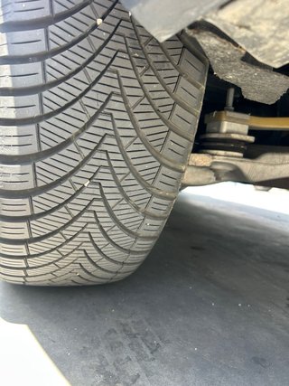 Neumáticos todo tiempo casi nuevos 235/60 R18 107V
