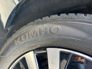 Neumáticos todo tiempo casi nuevos 235/60 R18 107V
