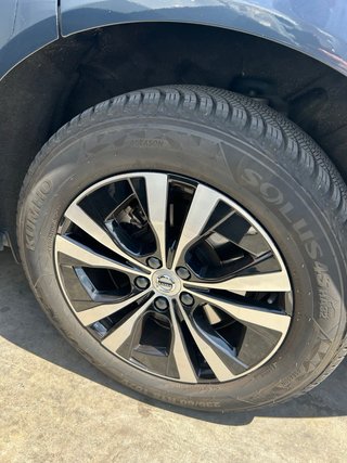 Neumáticos todo tiempo casi nuevos 235/60 R18 107V