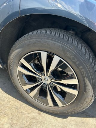 Neumáticos todo tiempo casi nuevos 235/60 R18 107V