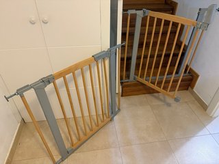 2 barreras seguridad escaleras para bebés y niños.