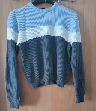 Jersey de rayas azul, blanco y gris