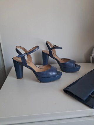 Conjunto Patricia Miller: Zapatos y Bolso Azul