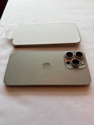 iPhone 14 Pro Max e iPhone 15 Pro Max