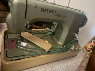Máquina de coser Refrey Nefertiti 400 verde