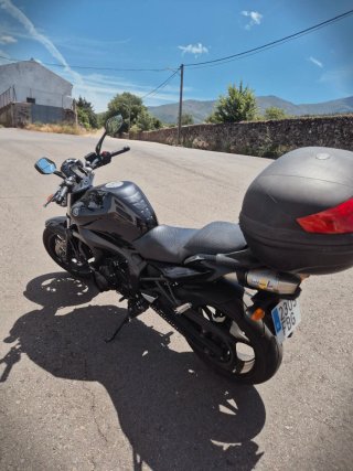 Yamaha FZ6 Naked Negra