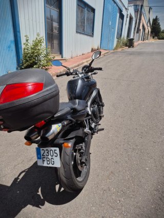 Yamaha FZ6 Naked Negra