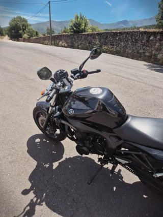 Yamaha FZ6 Naked Negra