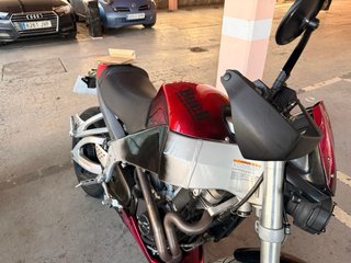 Moto Buell XB9SX Roja y Negra