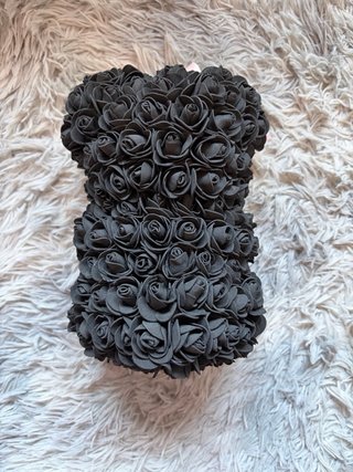 Oso de peluche negro flores Dellafuente