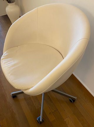 Silla de oficina giratoria con ruedas